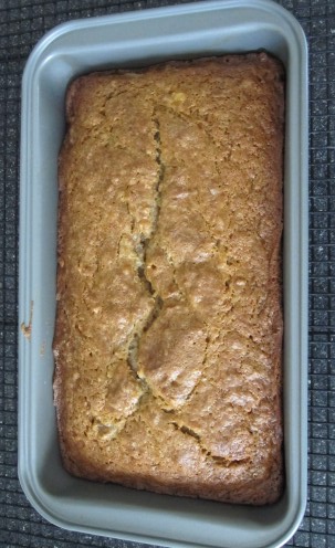 bananabreadinpanbaked